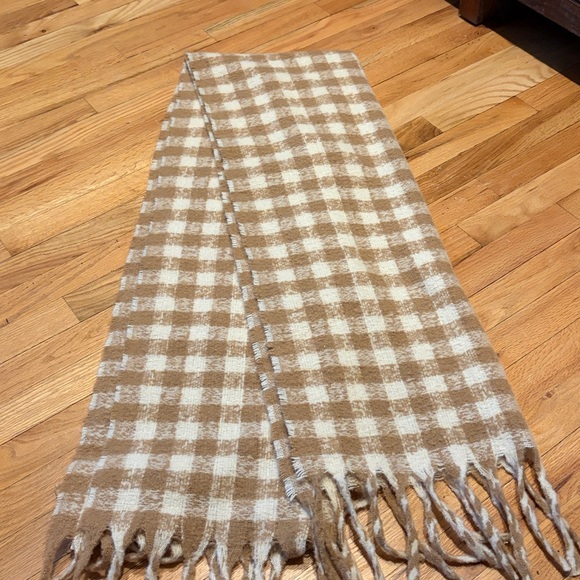 aerie scarf/hat set nwt plaid cream/brown scarf 72 inches and pom hat o/s - Picture 7 of 8